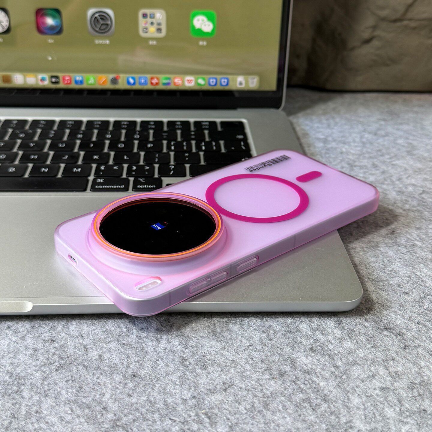 Ultra Thin Skin Feel Magnetic  - Transparent Thin Case のレビューと価格