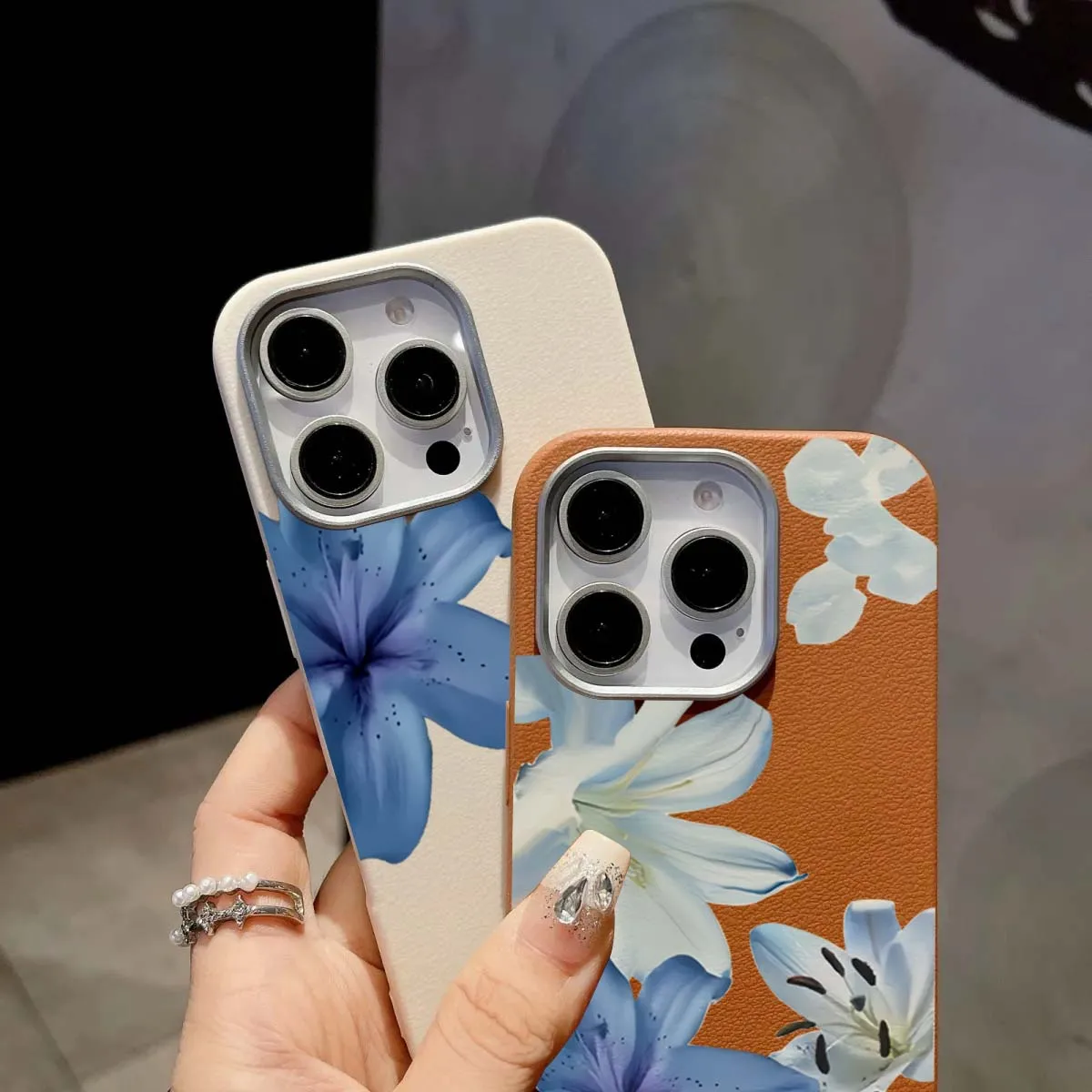 Elegant Blue Lily Fashion Patt - Phone Cases Blue のレビューと価格