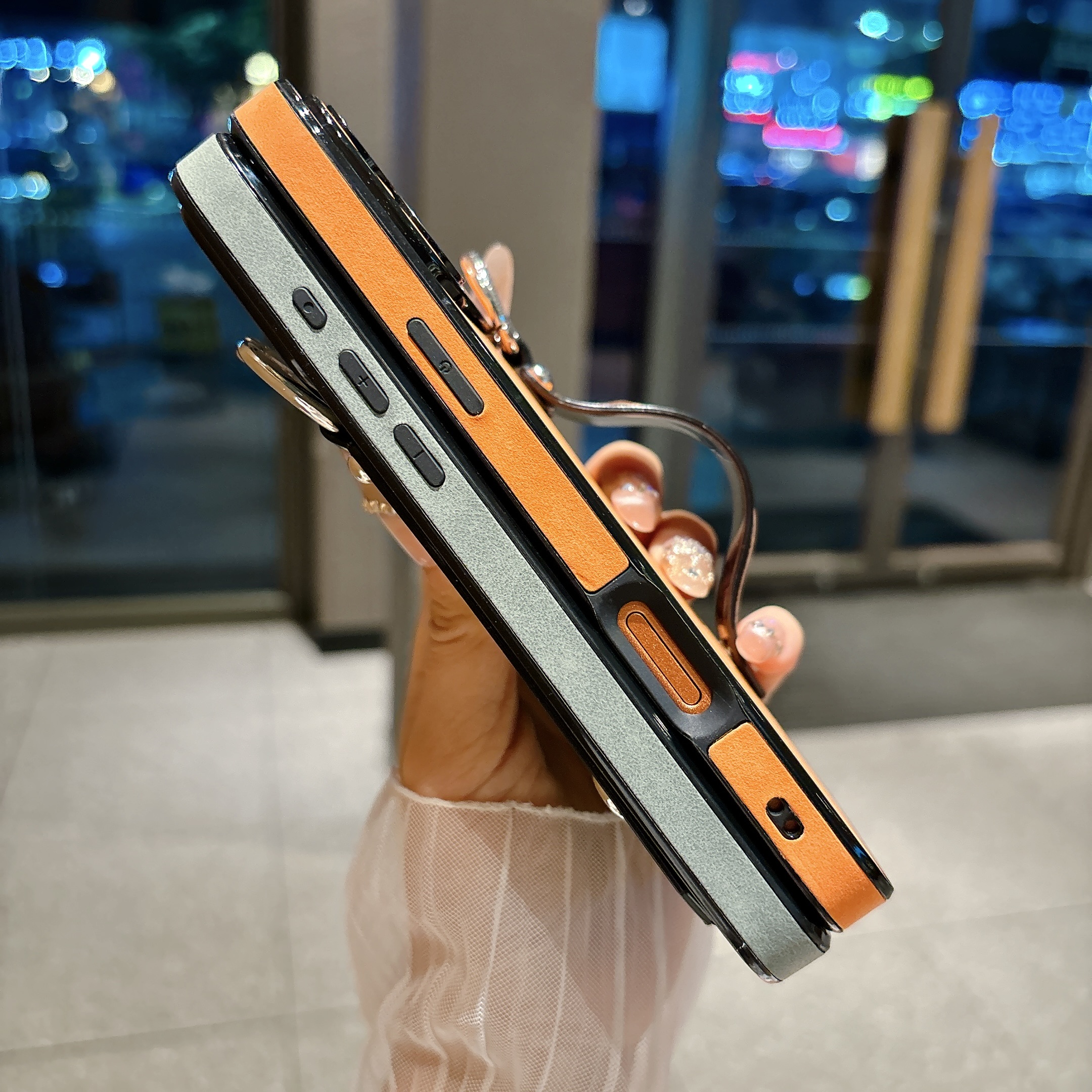 Suede Leather Wrist Strap Hold - Phone Cases With Straps のレビューと価格