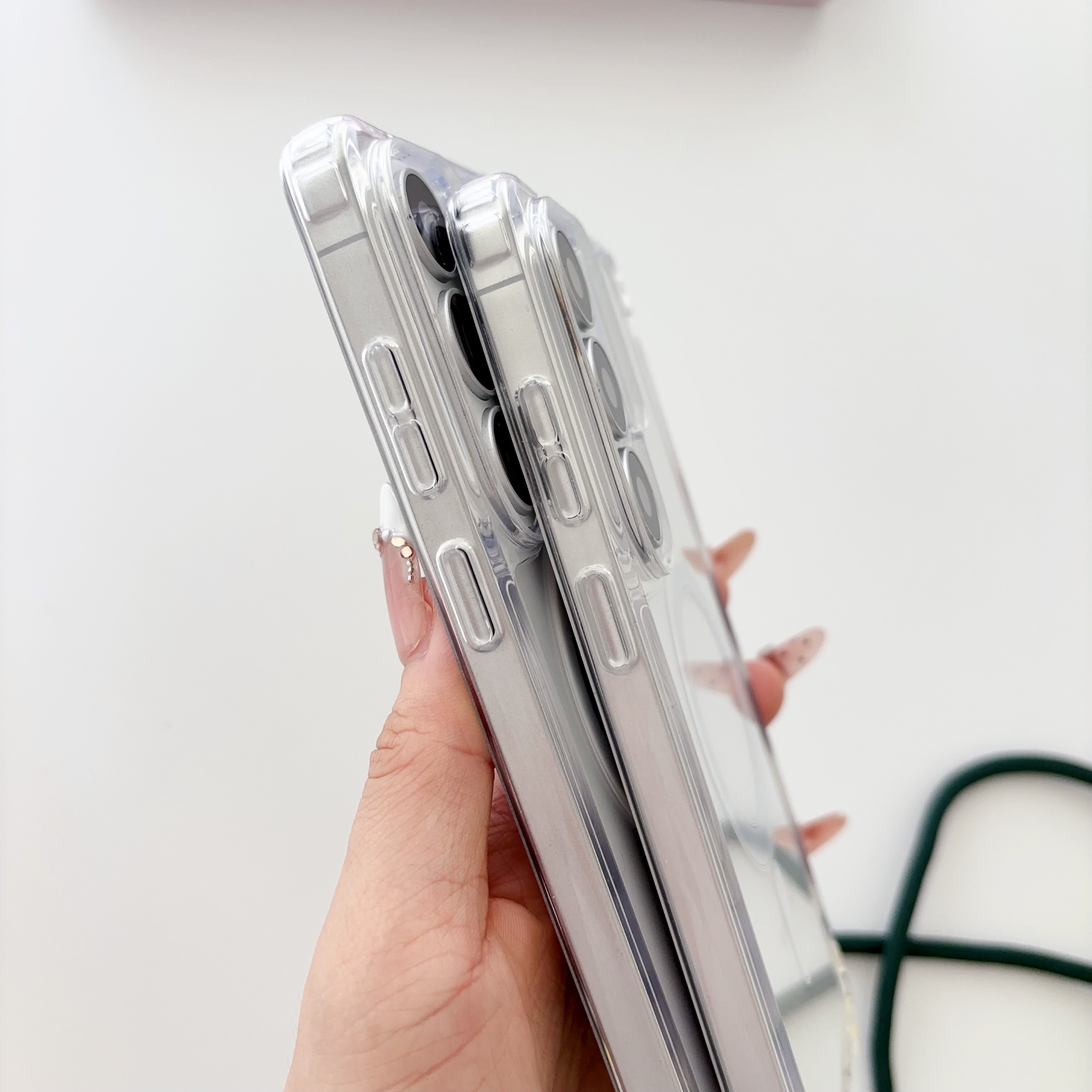 Crossbody Lanyard Clear Magnet - Clear Magsafe Case のレビューと価格